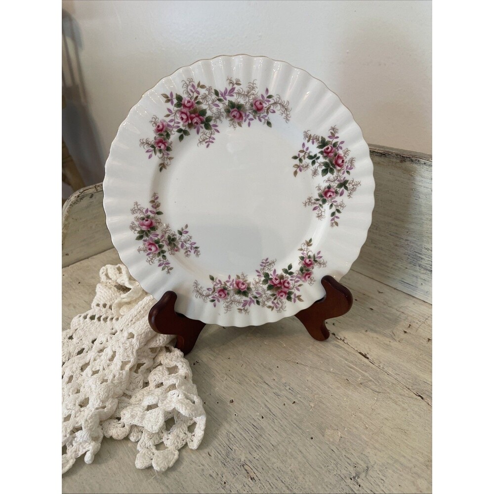 Vtg Royal Albert Lavender Rose Pattern Salad Plate 7.5” England Gold Gild Edge